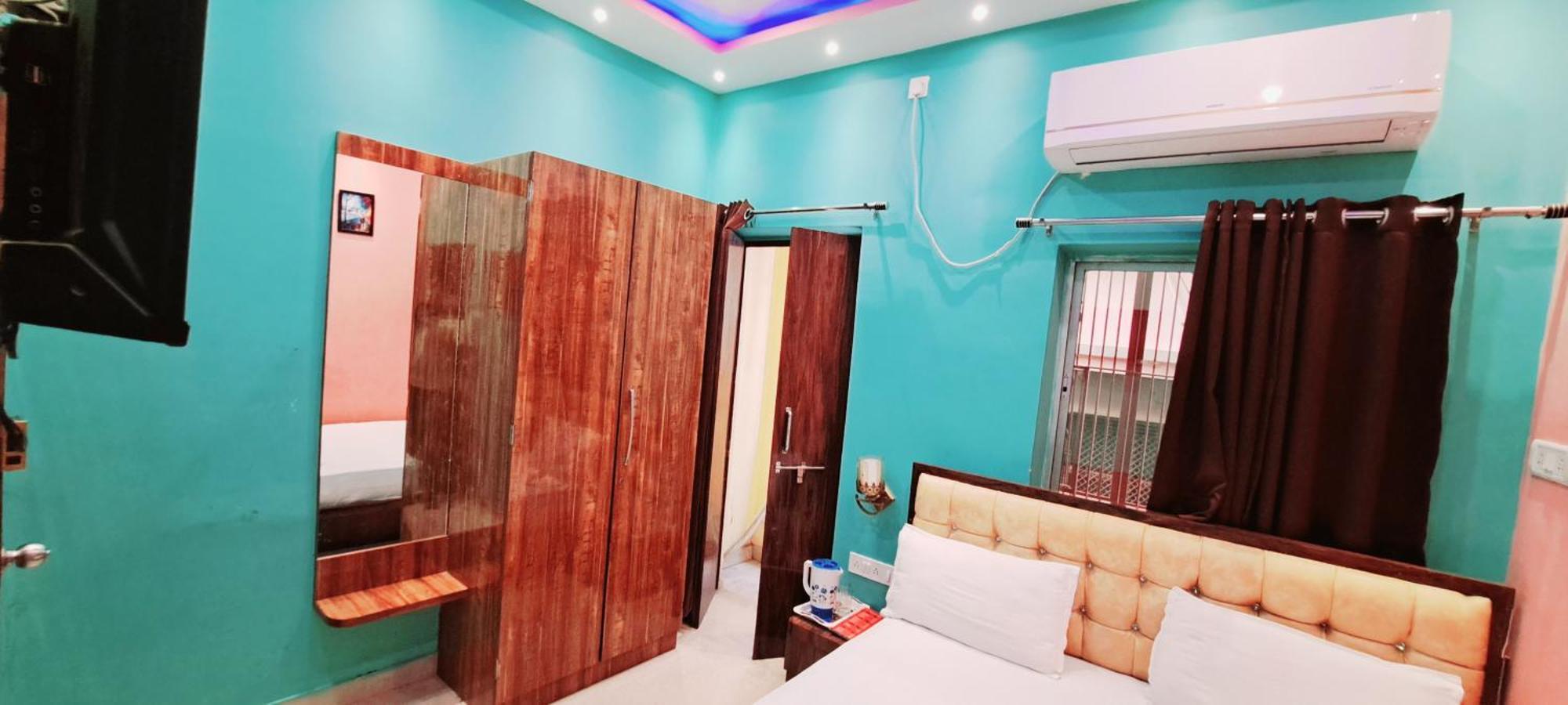 Hotel Ananya Inn Varanasi Exterior photo